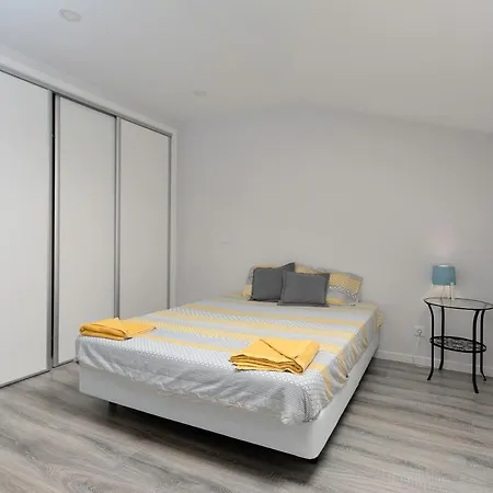 A.v Holidays * Fernao Ferro