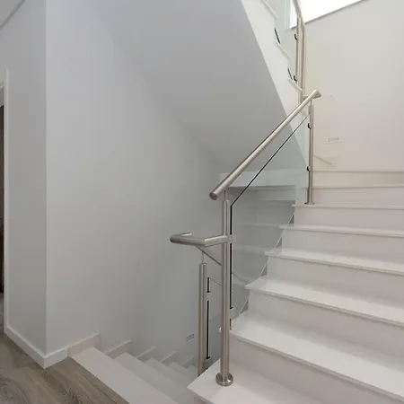 A.v Holidays * Fernao Ferro